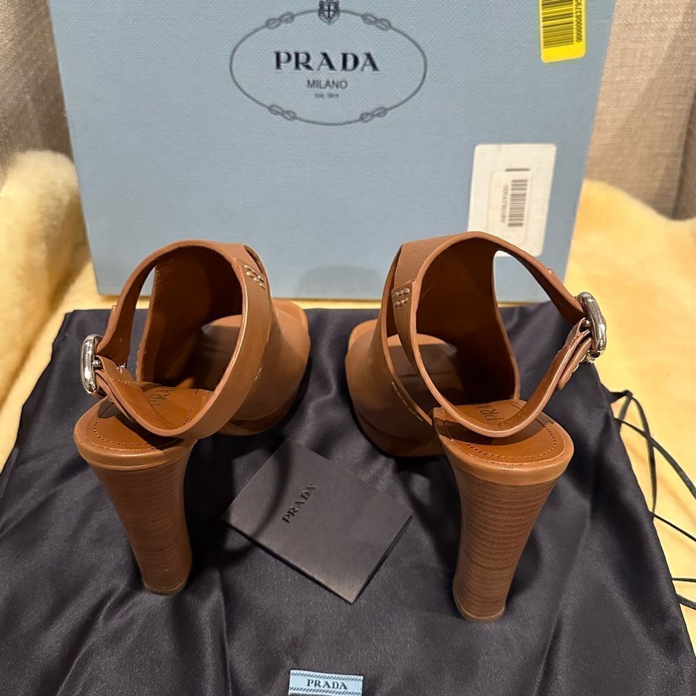 Prada Calzature Donna high heeled patent leather sandals size EU 35, tan NWT - Picture 3 of 13